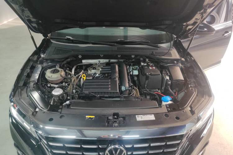 Used Volkswagen Passat 2021 280TSI Elite Edition Engine Bay