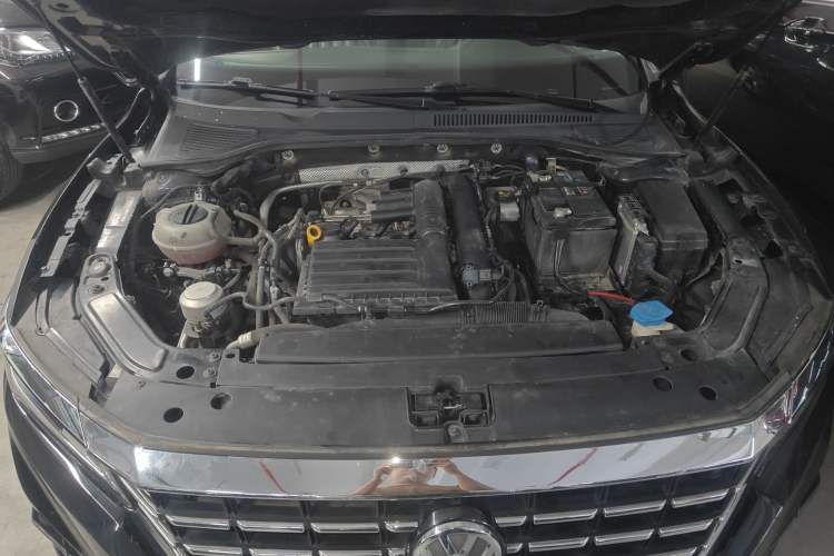 Used Volkswagen Passat 2021 280TSI Business Edition Engine Bay