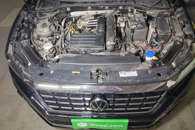 Used Volkswagen Passat  Engine Bay