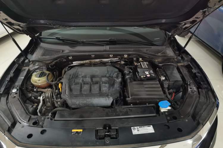 Used Volkswagen Passat 2021 330TSI Luxury Edition Engine Bay