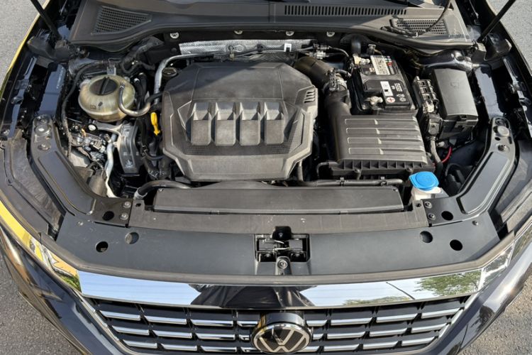 Used Volkswagen Passat 2021 330TSI Luxury Edition Engine Bay