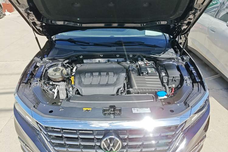 Used Volkswagen Passat 2021 330TSI Luxury Edition Engine Bay