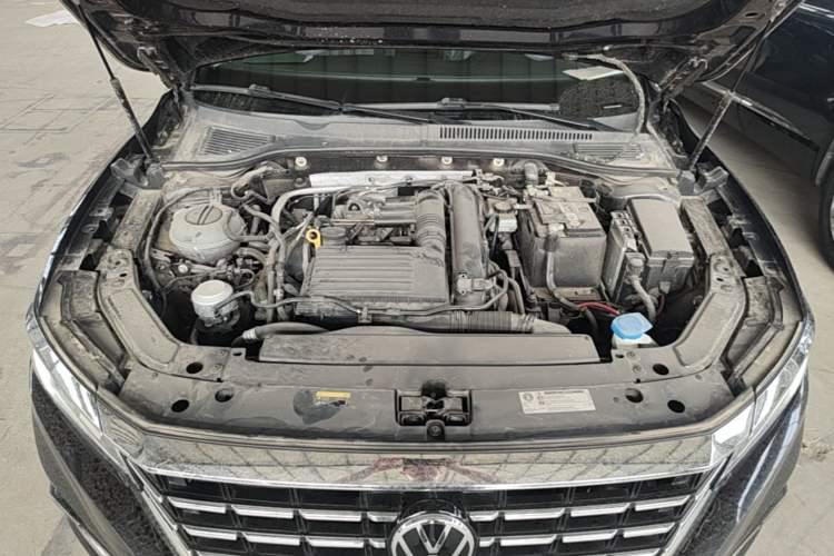 Used Volkswagen Passat 2021 280TSI Business Edition Engine Bay