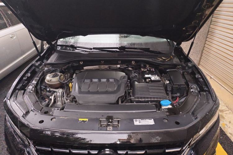 Used Volkswagen Passat 2021 330TSI Luxury Edition Engine Bay