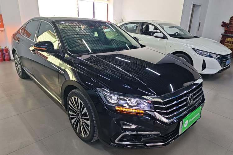 Used Volkswagen Passat 2021 330TSI Luxury Edition Exterior 1