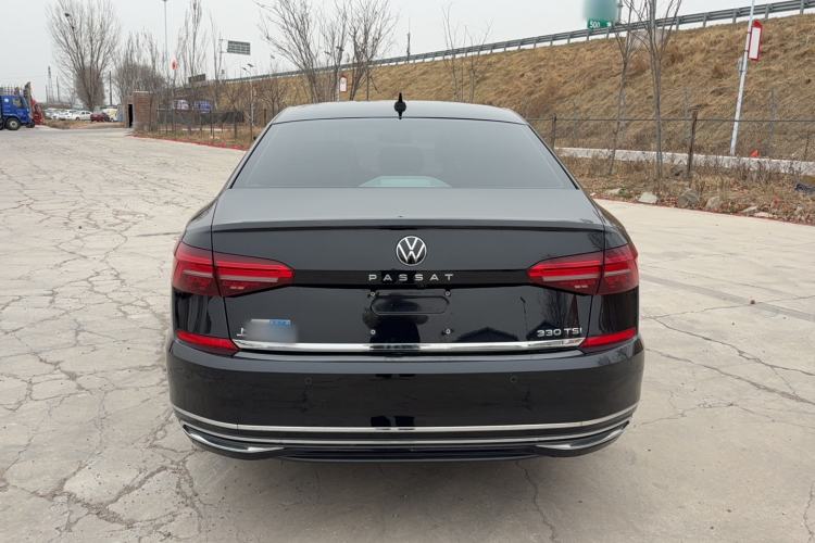 Used Volkswagen Passat 2021 330TSI Luxury Edition Exterior 1