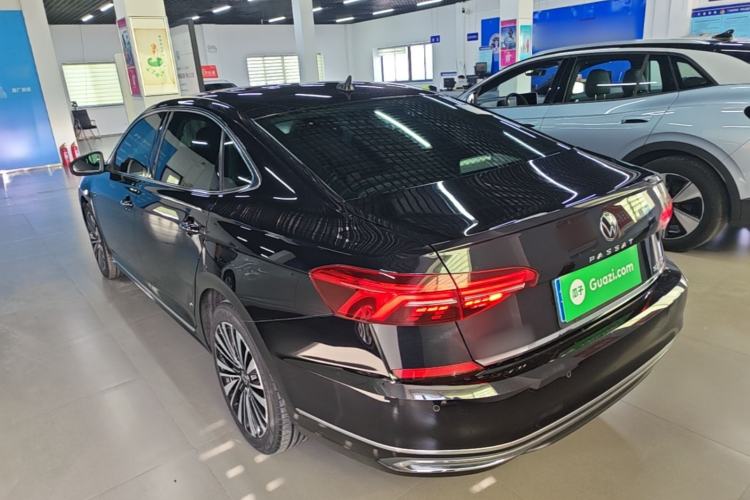 Used Volkswagen Passat 2021 330TSI Luxury Edition Exterior 2