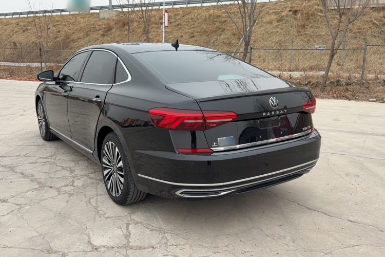 Used Volkswagen Passat 2021 330TSI Luxury Edition Exterior 2