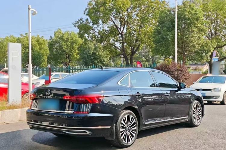 Used Volkswagen Passat 2021 330TSI Luxury Edition Exterior 3