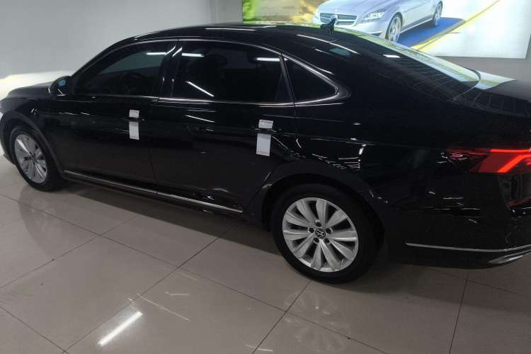 Used Volkswagen Passat 2021 330TSI Elite Edition Exterior 3