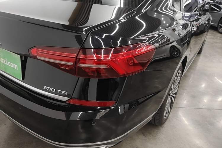 Used Volkswagen Passat 2021 330TSI Luxury Edition Exterior 3