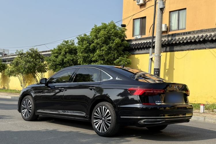 Used Volkswagen Passat 2021 330TSI Luxury Edition Exterior 3