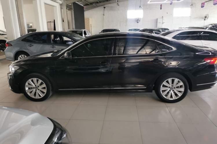 Used Volkswagen Passat 2021 330TSI Elite Edition Exterior 3