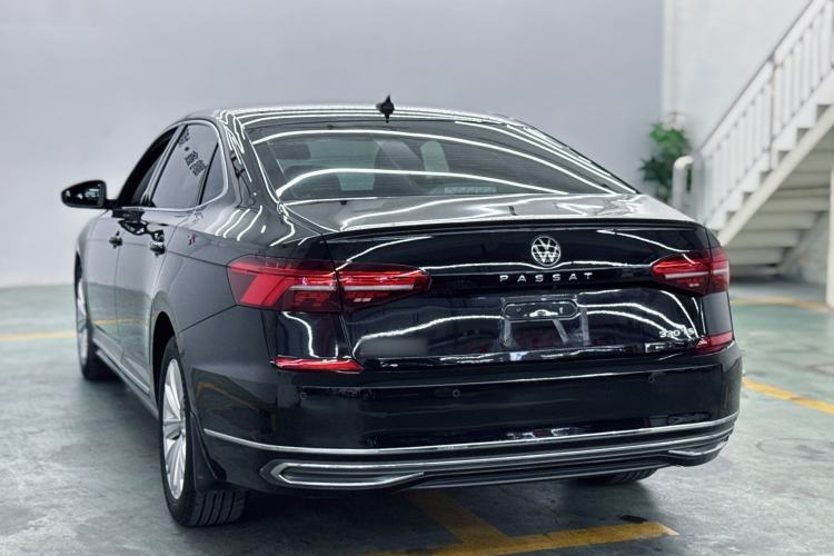 Used Volkswagen Passat 2021 330TSI Elite Edition Exterior 4