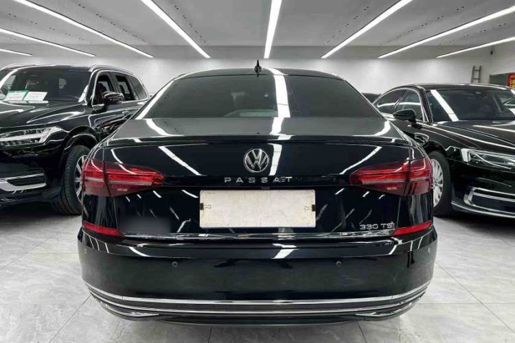 Used Volkswagen Passat 2021 330TSI Luxury Edition Exterior 4