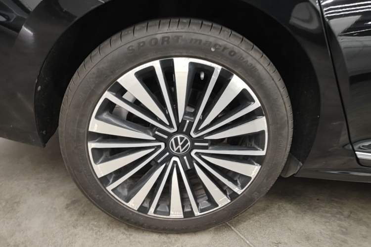 Used Volkswagen Passat 2021 330TSI Luxury Edition Exterior 5