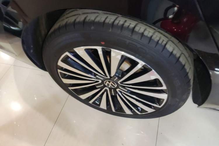 Used Volkswagen Passat 2021 330TSI Luxury Edition Exterior 5