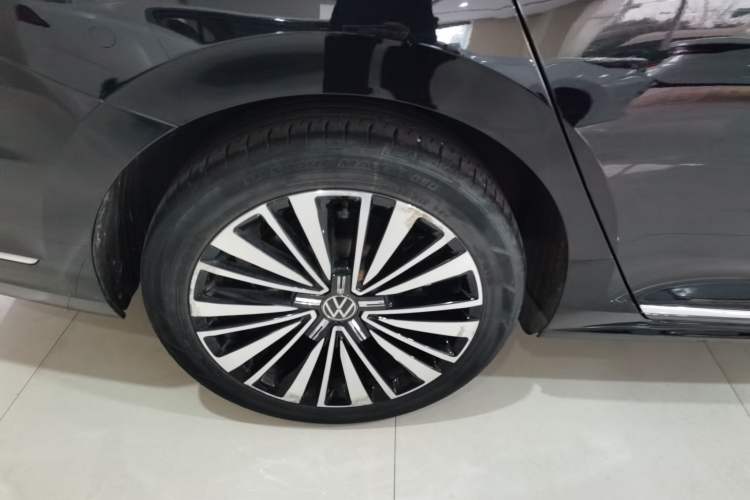 Used Volkswagen Passat 2021 330TSI Luxury Edition Exterior 5