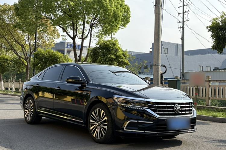 Used Volkswagen Passat 2021 330TSI Luxury Edition Exterior 5