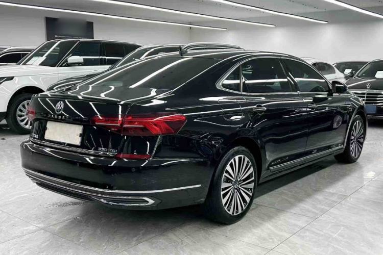 Used Volkswagen Passat 2021 330TSI Luxury Edition Exterior 5
