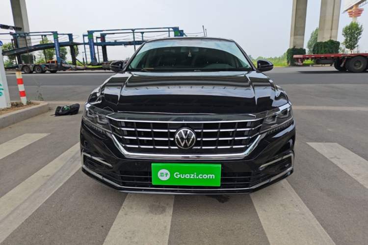 Used Volkswagen Passat 2021 330TSI Luxury Edition Front