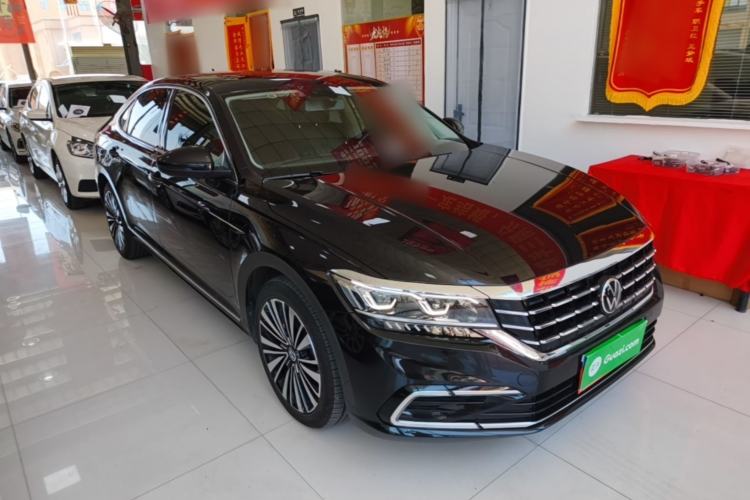 Used Volkswagen Passat 2021 380TSI Luxury Edition Front Right 45 Deg