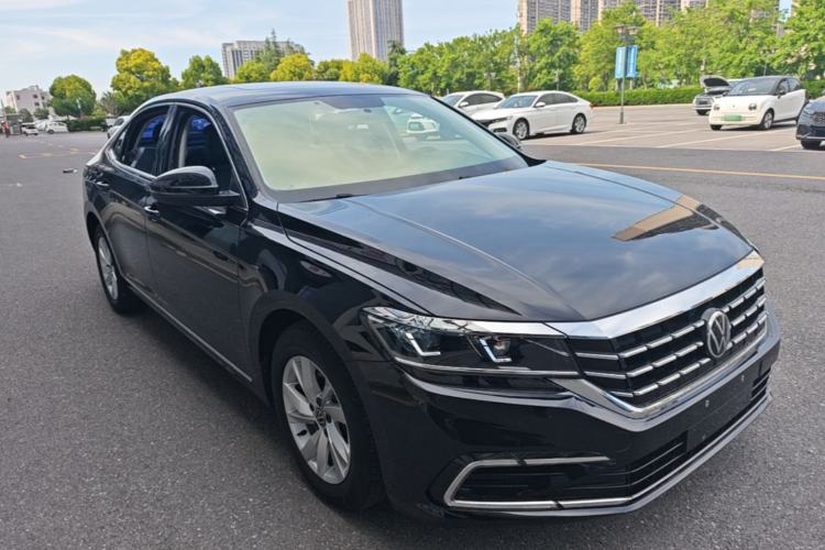 Used Volkswagen Passat 2021 280TSI Business Edition Front Right 45 Deg