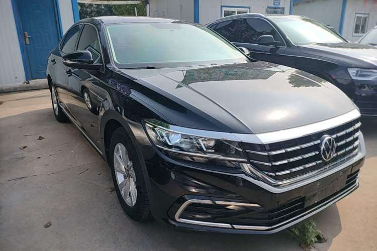 Used Volkswagen Passat 2021 280TSI Business Edition Front Right 45 Deg