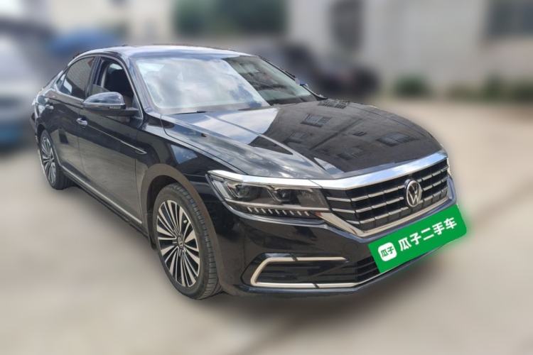 Used Volkswagen Passat 2021 330TSI Luxury Edition Front Right 45 Deg