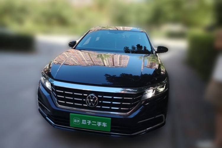 Used Volkswagen Passat 2021 330TSI Luxury Edition Front Right 45 Deg