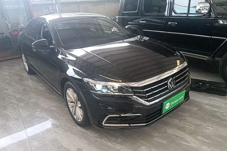 Used Volkswagen Passat 2021 330TSI Elite Edition Front Right 45 Deg