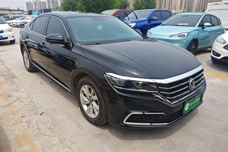 Used Volkswagen Passat 2021 280TSI Business Edition Front Right 45 Deg