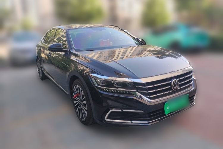 Used Volkswagen Passat 2021 330TSI Luxury Edition Front Right 45 Deg