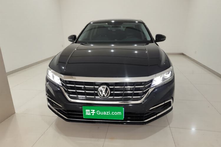 Used Volkswagen Passat 2021 330TSI Luxury Edition Front