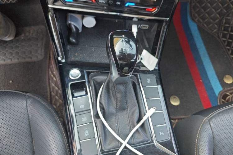 Used Volkswagen Passat 2021 330TSI Luxury Edition Gear Lever