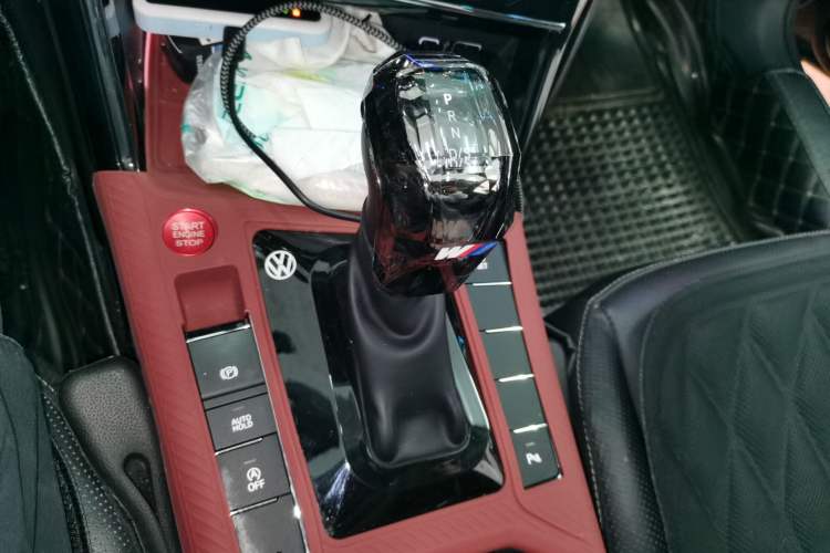 Used Volkswagen Passat 2021 330TSI Luxury Edition Gear Lever