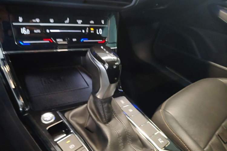 Used Volkswagen Passat 2021 330TSI Luxury Edition Gear Lever