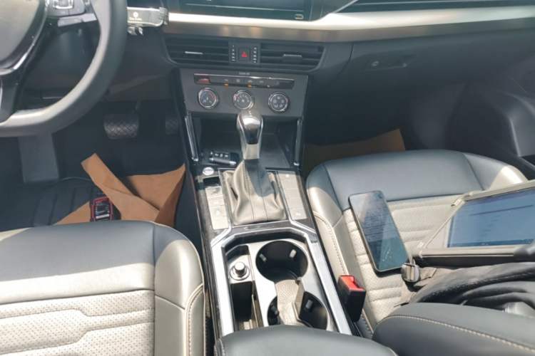 Used Volkswagen Passat 2021 330TSI Elite Edition Gear Lever
