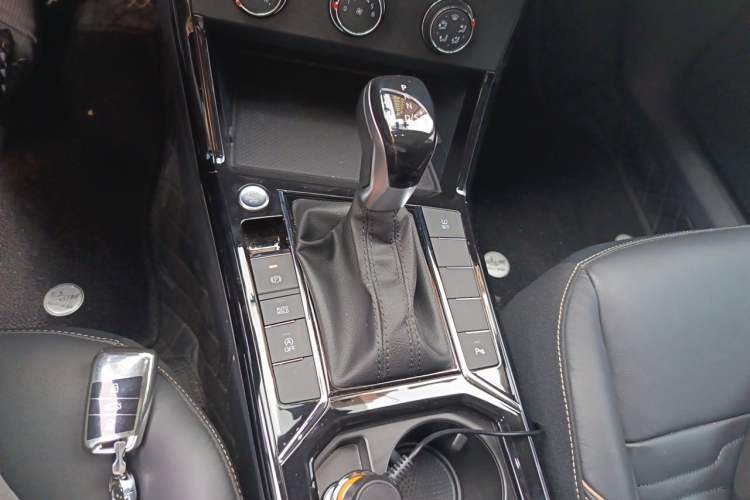 Used Volkswagen Passat 2021 330TSI Elite Edition Gear Lever