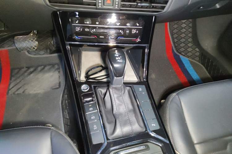 Used Volkswagen Passat 2021 330TSI Elite Edition Gear Lever