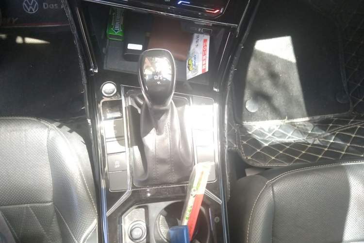 Used Volkswagen Passat 2021 380TSI Luxury Edition Gear Lever