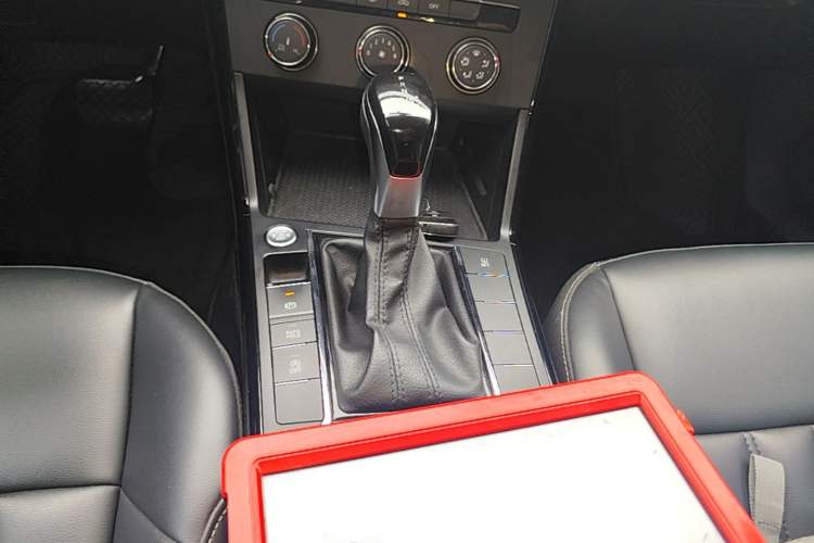 Used Volkswagen Passat 2021 280TSI Business Edition Gear Lever