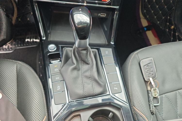 Used Volkswagen Passat 2021 330TSI Luxury Edition Gear Lever