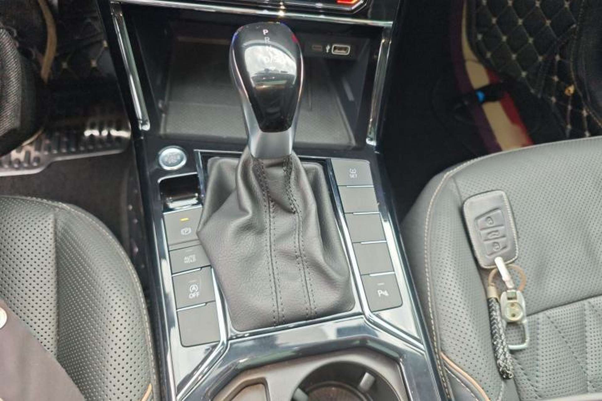 Used Volkswagen Passat 2021 330TSI Luxury Edition Gear Lever