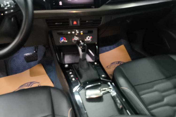 Used Volkswagen Passat 2021 330TSI Elite Edition Gear Lever