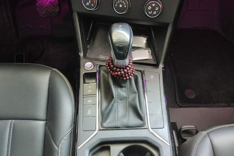Used Volkswagen Passat 2021 280TSI Business Edition Gear Lever