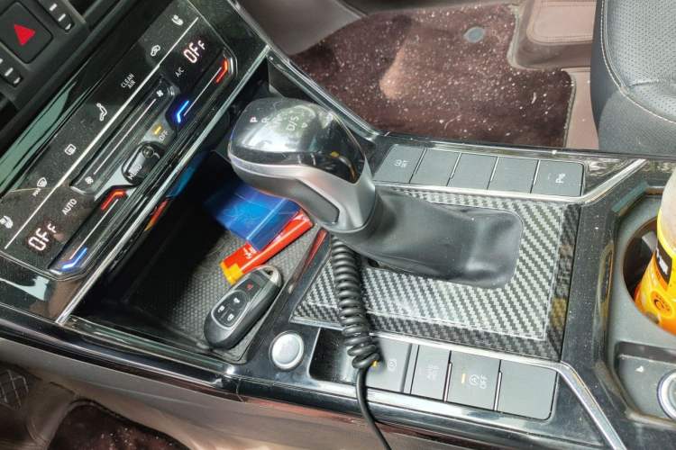 Used Volkswagen Passat 2021 330TSI Luxury Edition Gear Lever