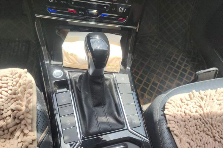Used Volkswagen Passat 2021 330TSI Luxury Edition Gear Lever