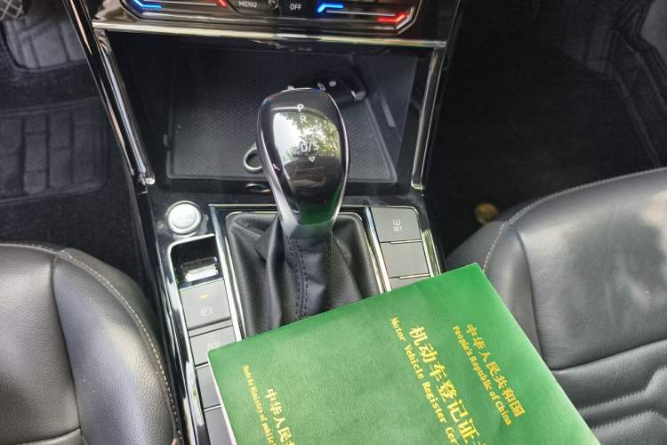 Used Volkswagen Passat 2021 330TSI Elite Edition Gear Lever