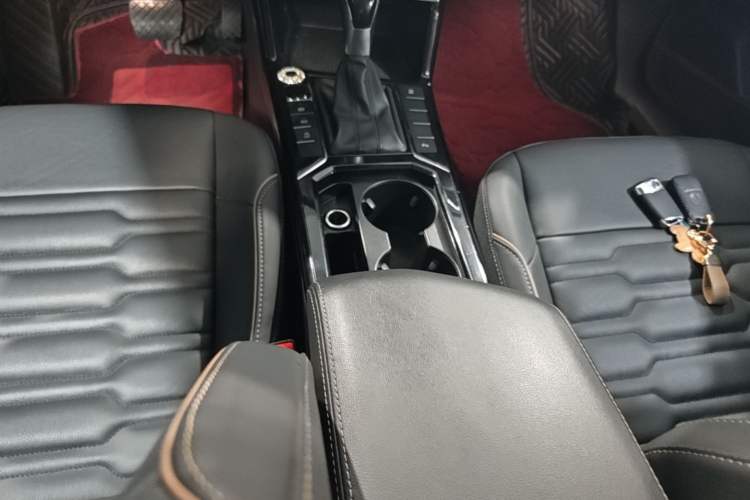 Used Volkswagen Passat 2021 330TSI Elite Edition Gear Lever